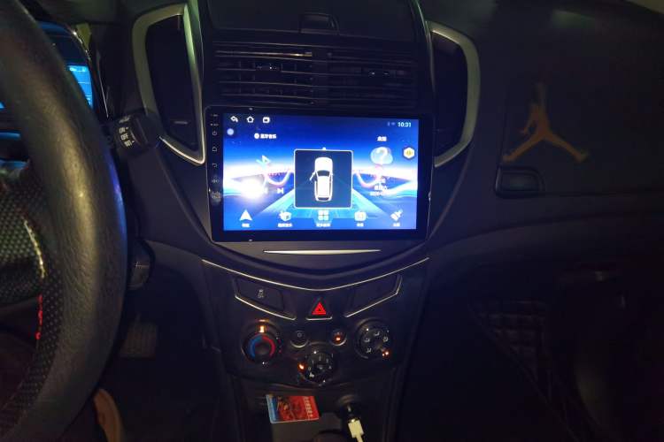 Used Chevrolet Trax 2016 1.4T Automatic Two-Wheel Drive Comfort Version with Sunroof Audio And AC Panel