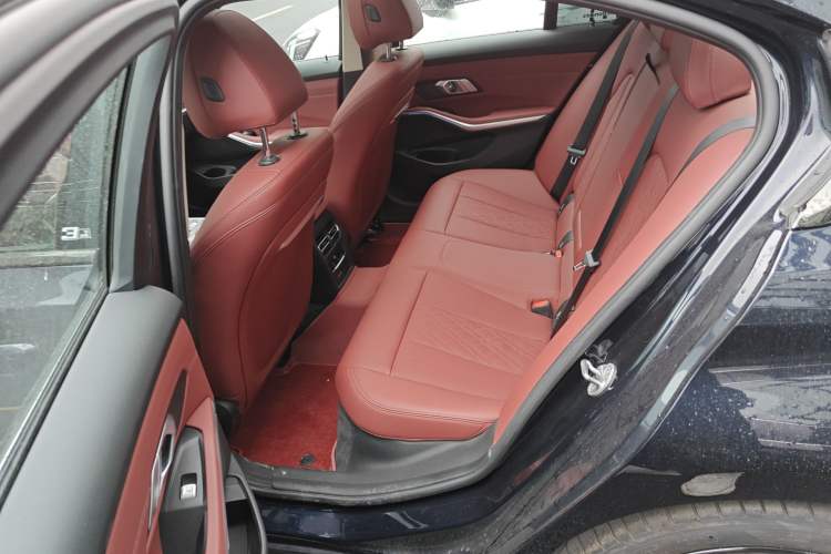 Used BMW 3 Series 2025 325i M Sport Package Left Rear Seat