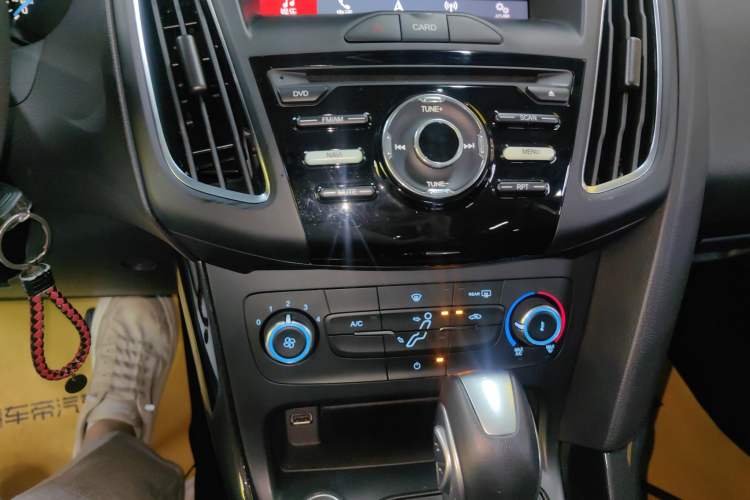 Used Ford Focus 2018 Hatchback Classic 1.6L Automatic Trendy SmartDrive Edition
