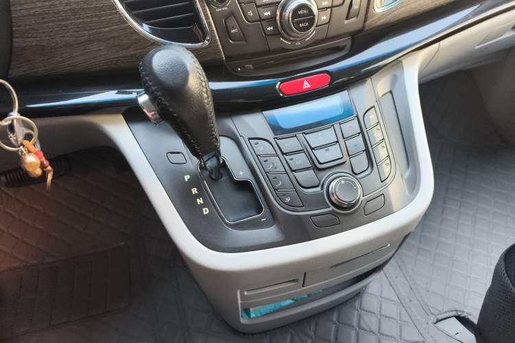 Used JAC Group Refine M5 2013 2.0T Gasoline Automatic Business Edition
