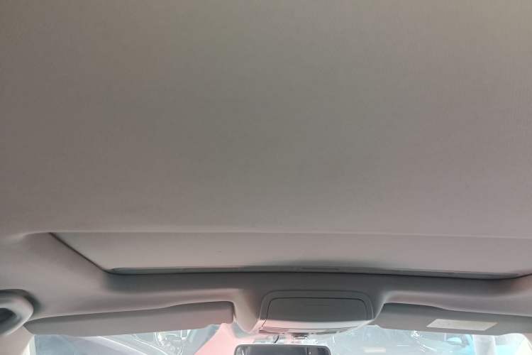 Used Volkswagen Sagitar 2015 1.6L Automatic Comfort Model
