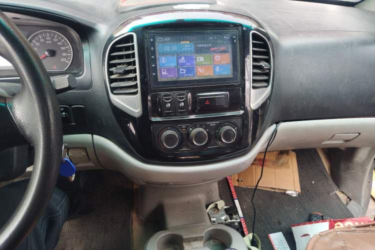 Used FORTHING Lingzhi 2018 M3L 1.6L 7-Seater Comfort Model Audio And AC Panel