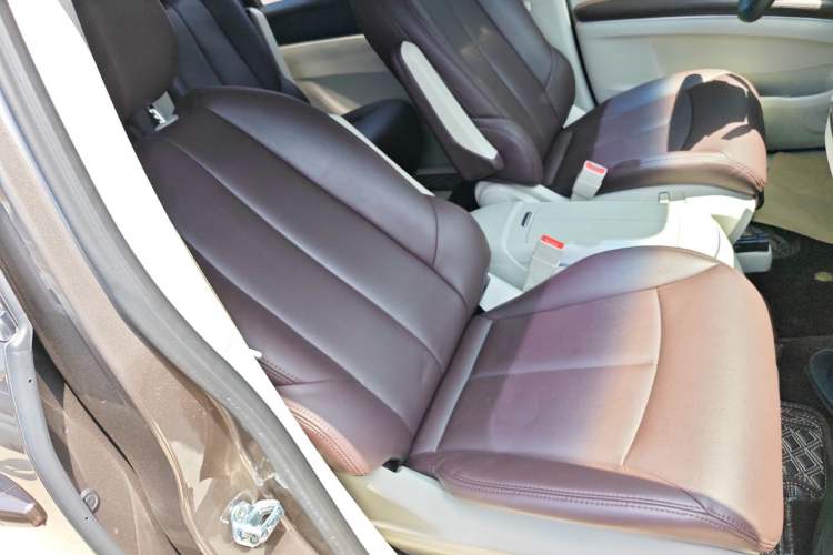 Used Buick GL8 2022 Land Cruiser Executive Class 652T Comfort Model