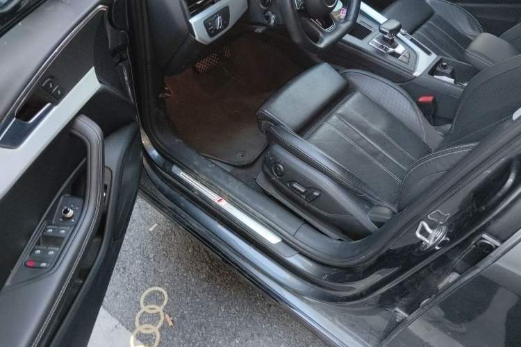 Used Audi A4L 2022 40 TFSI Luxury Dynamic Model