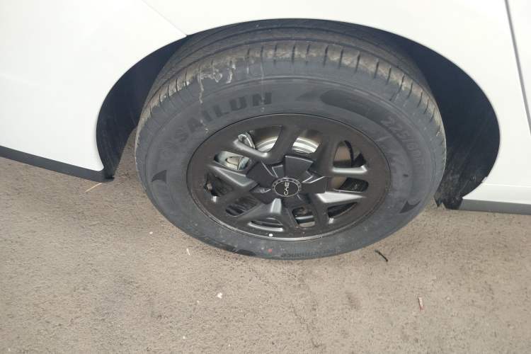 Used BYD Seal 05 DM-i 2026 DM-i 128KM Luxury Edition Right Rear Wheel Hub