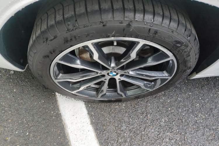 Used BMW X3 2023 xDrive30i Leading Model M Night Edition Package Right Rear Wheel Hub