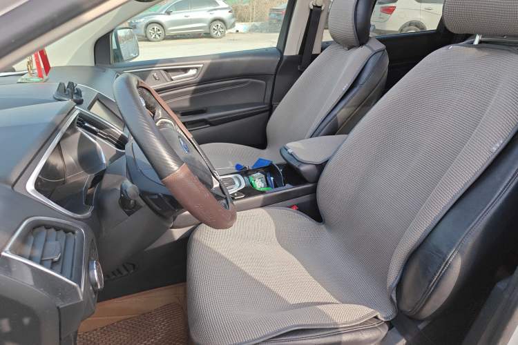 Used Ford Edge 2016 EcoBoost 245 Four-Wheel Drive Titanium Edition 7-Seater
