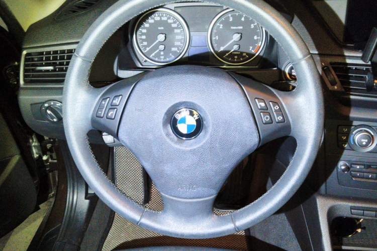Used BMW X1 2012 sDrive18i Luxury Model
