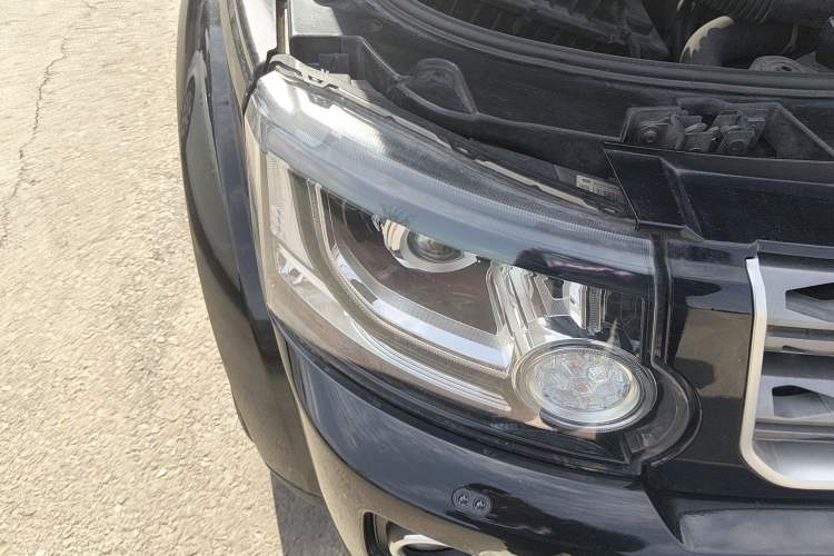 Used Land Rover Discovery 2016 3.0 SC V6 SE Right Front Headlight