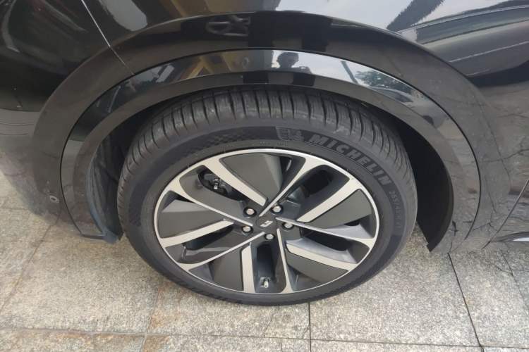 Used Li Auto L9 2022 Max model Left Front Wheel Hub