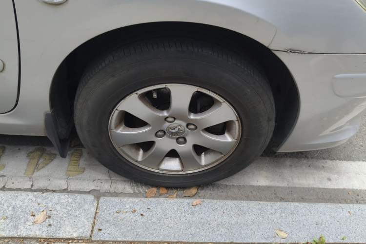 Used Peugeot 307 2010 Sedan 1.6L Automatic Comfort Edition Right Front Wheel Hub