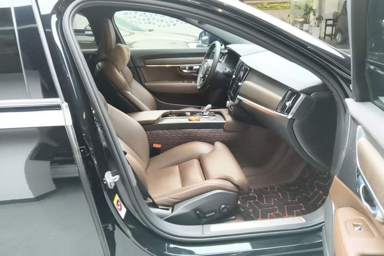 Used Volvo S90 2023 B5 Zhiyuan Luxury Edition