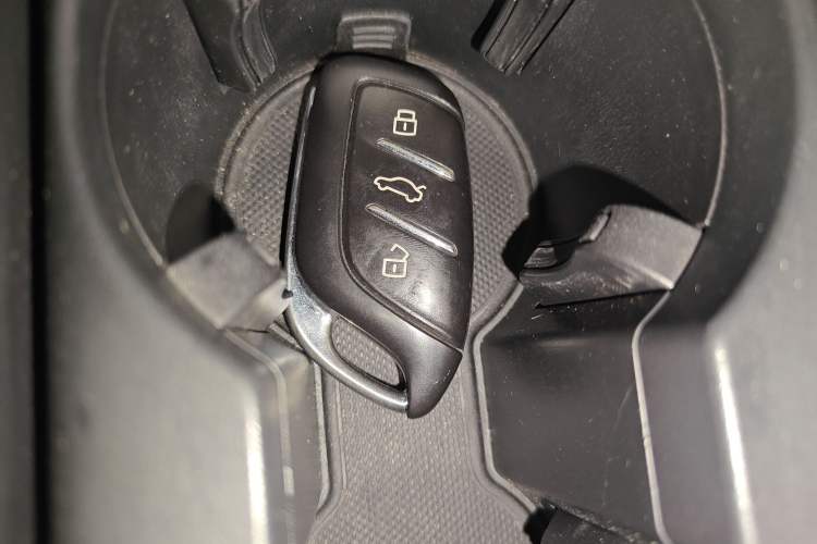 Used Roewe RX5 2020 PLUS 300TGI Automatic Ali National Style Luxury Edition
