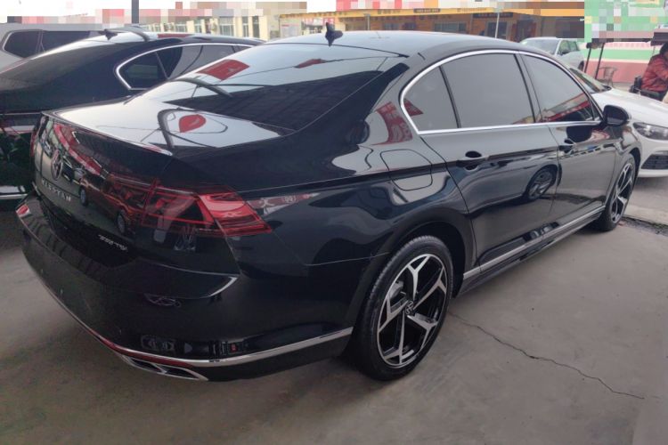 Used Volkswagen Magotan 2023 2 Million Units Limited Edition 330TSI DSG Leading Version Rear Right 45 Deg