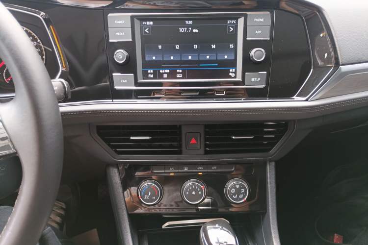 Used Volkswagen Sagitar 2020 280TSI DSG Comfort Version China VI Standard Audio And AC Panel