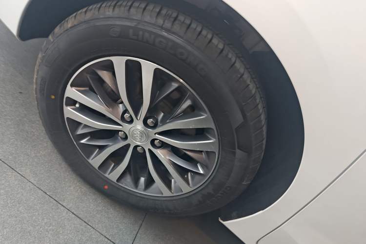 Used Buick GL8 2022 ES Landtrek 653T Luxury Edition
