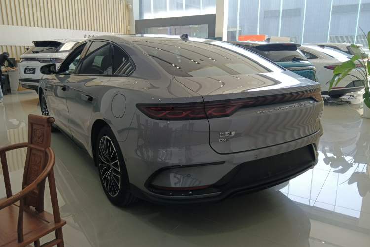 Used BYD Han 2025 DM-i Intelligent Driving Edition 125KM LiDAR Flagship Model
