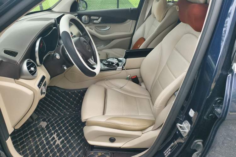 Used Mercedes-Benz GLC 2016 GLC 260 4MATIC Luxury Model
