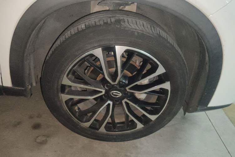 Used GAC Trumpchi GS4 PLUS 2021 270T Automatic Galaxy Edition Right Front Wheel Hub