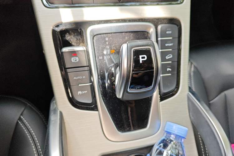 Used Geely Auto Emgrand X7 Sport 2020 1.8TD DCT Two-Wheel Drive Smart Connect 4G-Enabled Version