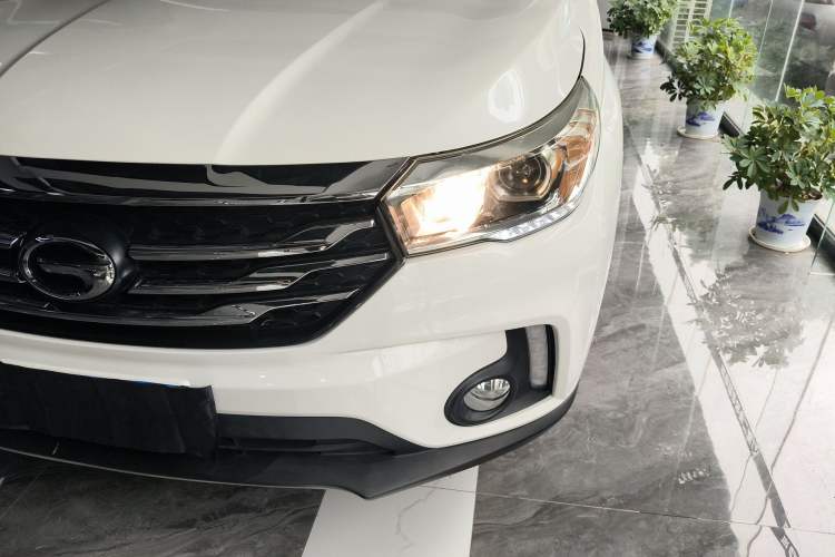 Used GAC Trumpchi GS4 2017 235T Automatic Two-Wheel Drive Elite Edition Left Front Headlight