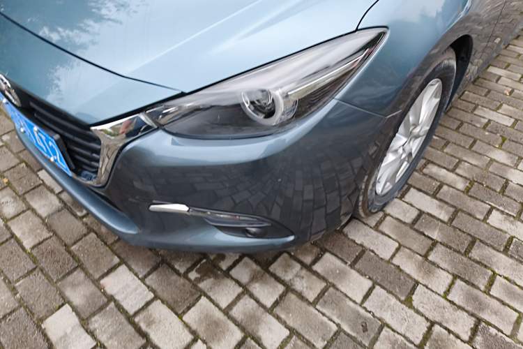 Used Mazda 3 Axela 2017 Sedan 1.5L Automatic Luxury Model Emission Standard China V Left Front Headlight