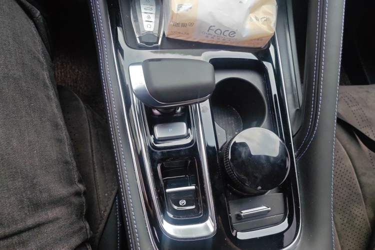 Used Geely Auto Preface 2026 Model Oriental Yao 1.5TD Kunlun Edition Gear Lever