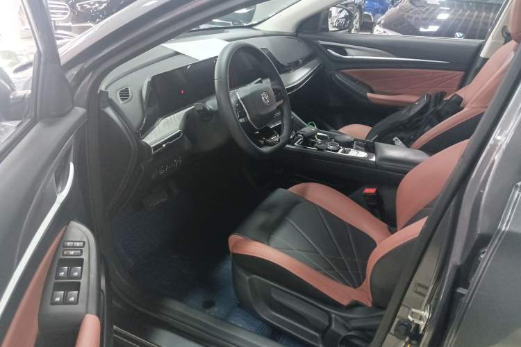 Used CHANGAN Eado 2023 Changan Edition PLUS Blue Whale NE 1.4T GDI DCT Prestige Version
