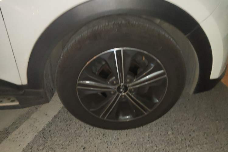 Used Hyundai ix25 2015 1.6L Automatic Two-Wheel-Drive Deluxe DLX Model
