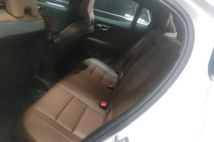 Used Volvo S60 New Energy 2021 T8 E-Drive Hybrid Four-Wheel Drive Smart Luxury Edition Left Rear Seat