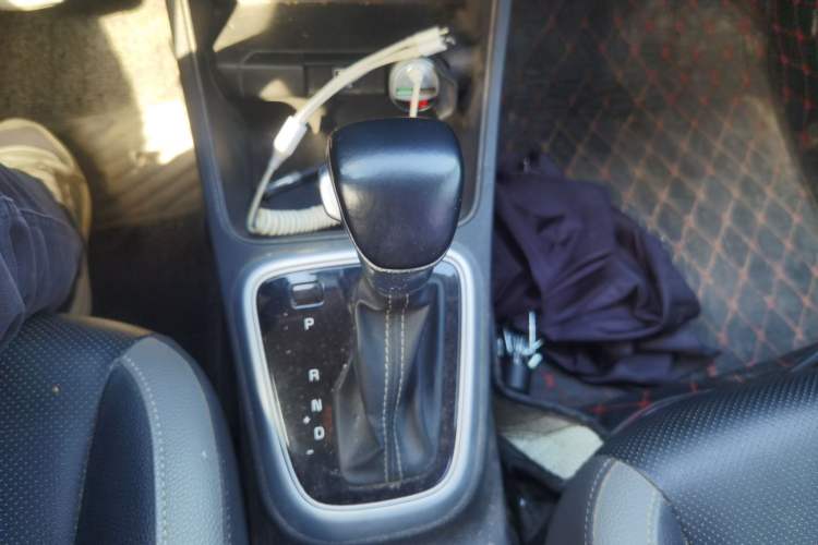 Used Kia kx1 Stonic 2019 1.4L Automatic Fun Edition China VI Gear Lever