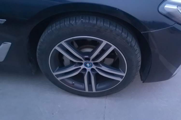 Used BMW 5 Series New Energy 2022 535Le Luxury Package
