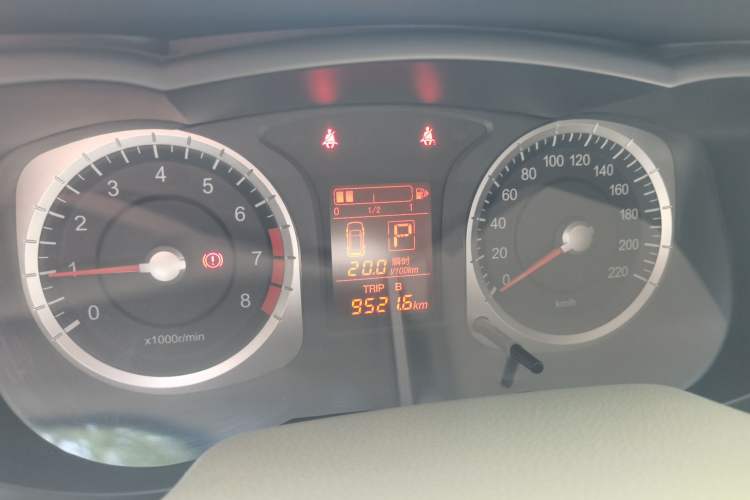 Used Venucia D50 2013 1.6L Automatic Fashion Edition Instrument Cluster