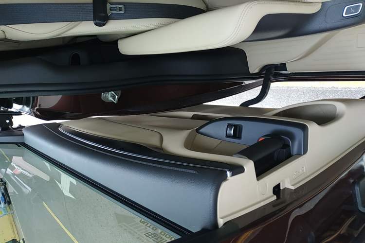 Used Buick GL8 2022 ES Land Cruiser 653T Luxury Model
