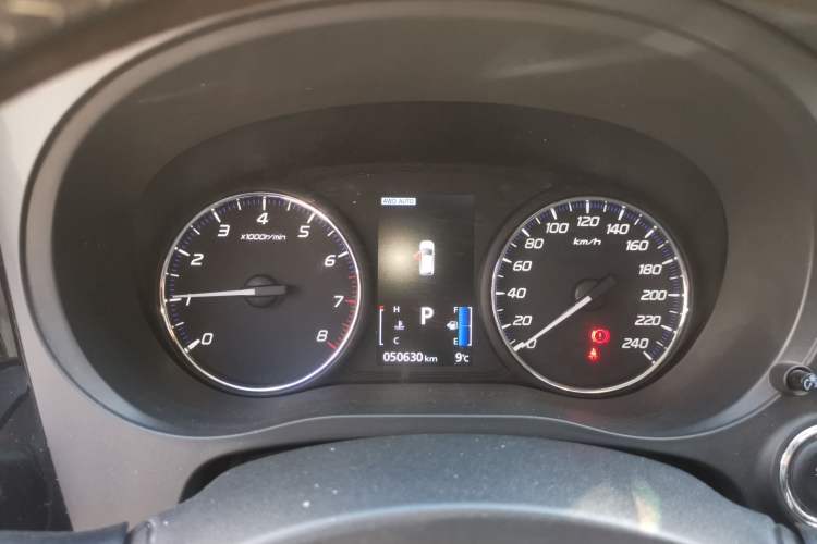Used Mitsubishi Outlander 2019 2.4L 4x4 Zhi Xiang Edition 5 Seats China VI Standard Instrument Cluster