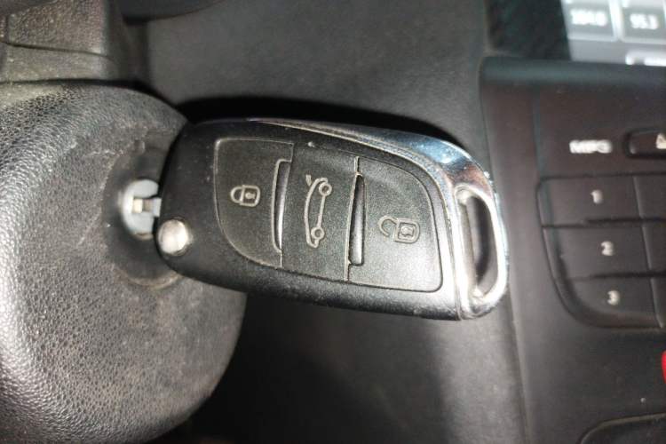 Used Citroen C4L 2014 1.8L Intelligent Drive Automatic Enjoyment Model
