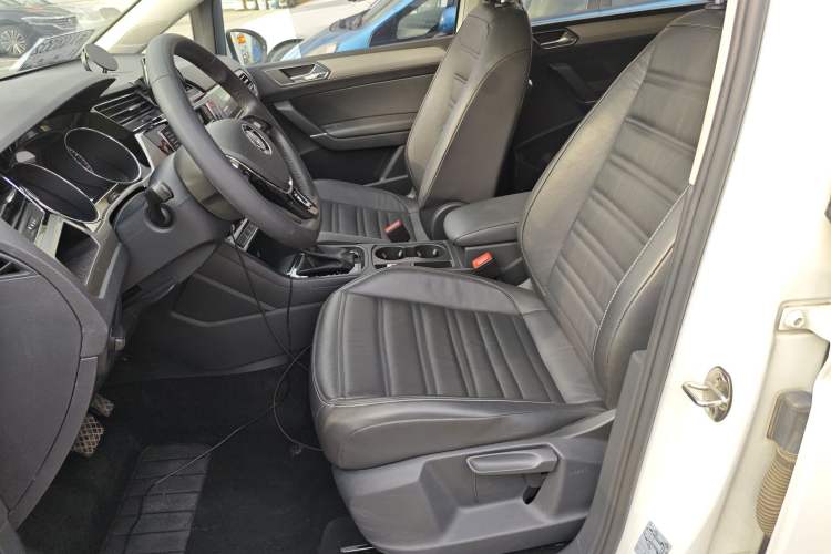 Used Volkswagen Touran 2018 Volkswagen Touran L 280TSI DSG Boundary Edition 7 Seats China VI Standard