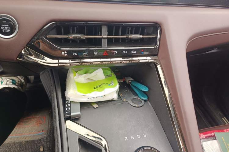 Used SOL X8 PLUS 2023 1.5 TGDI DCT Smart Home Edition 7-Seater