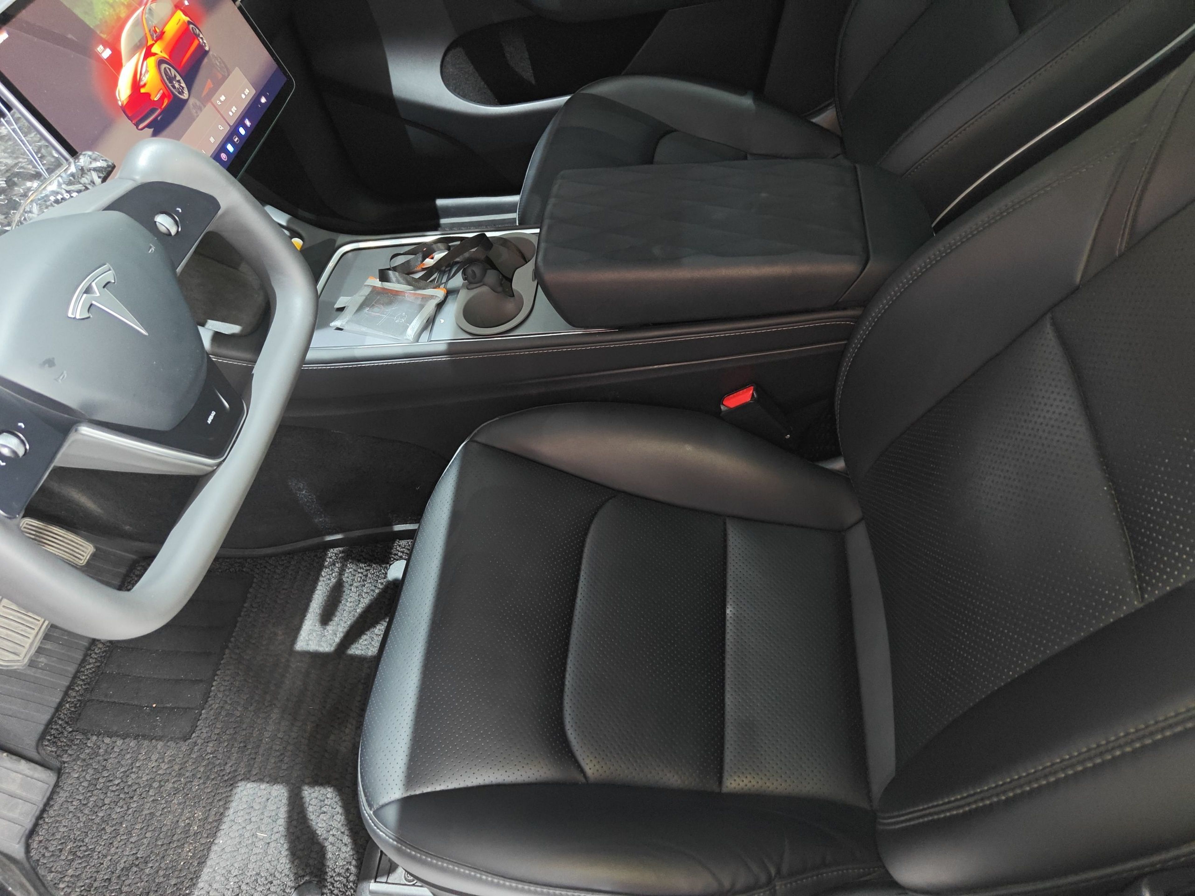 Переднее сиденье в автомобиле