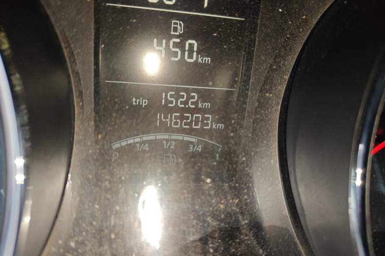 Used Volkswagen Sagitar 2015 1.6L Automatic Comfort Model Odometer Close Up