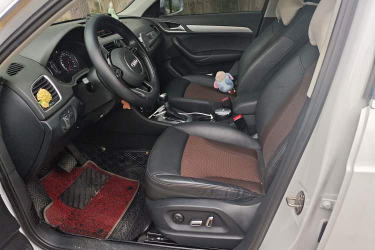 Used Audi Q3 2018 30th Anniversary Edition 30 TFSI Fashion Model Left Front Seat