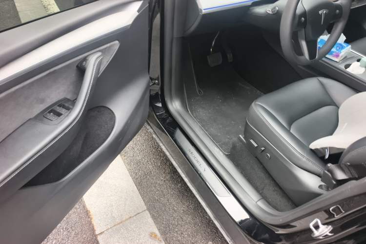 Used Tesla Model Y 2023 Rear-Wheel-Drive Version