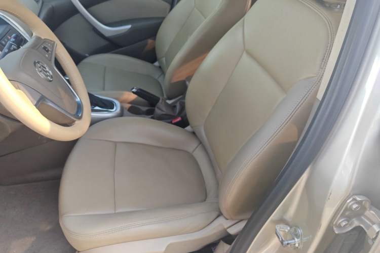 Used Buick GT 2013 GT 1.6L Automatic Fashion Edition Left Front Seat