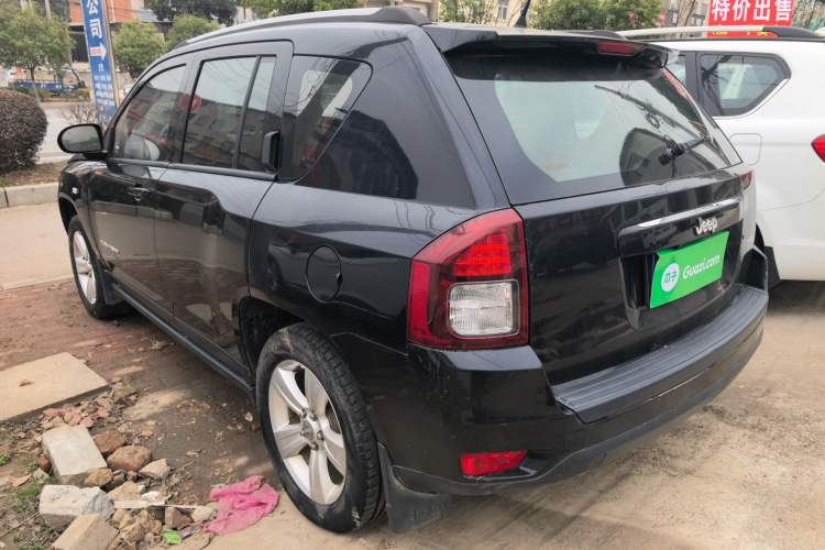 Used Jeep Compass 2015 2.0L two-wheel drive sport version