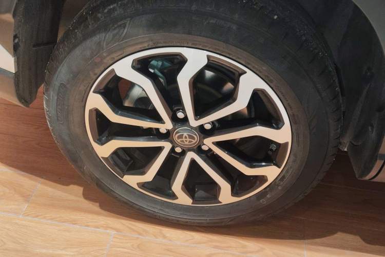 Used Toyota FRONTLANDER 2023 2.0L Smart Electric Hybrid Dual-Engine Deluxe Version
