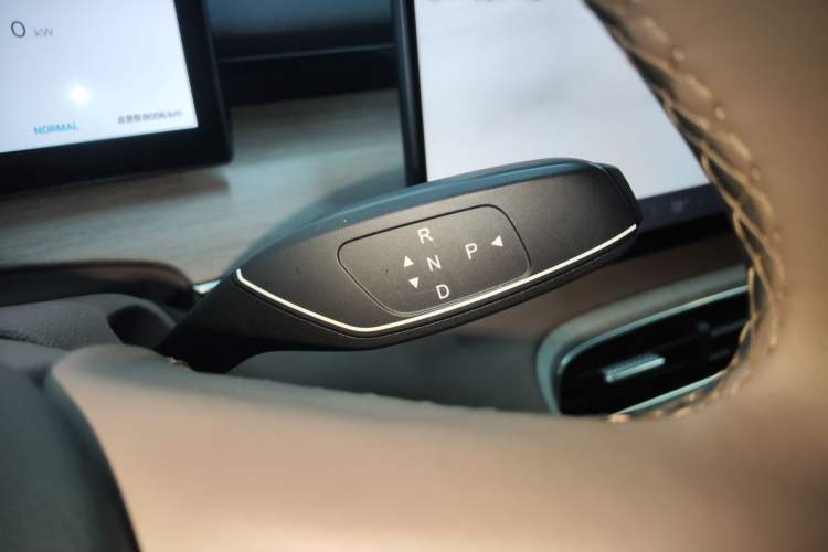 Used Chery Fengyun T8 2025 1.5T 130km Deluxe Version 5 Seats