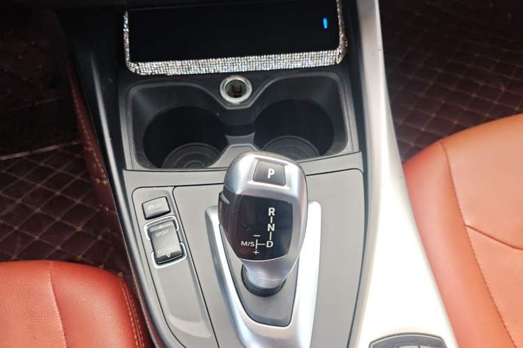 Used BMW 1 Series 2013 Facelifted 118i Leading Edition Gear Lever