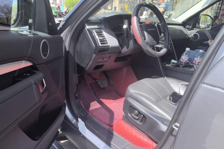 Used Land Rover Discovery 2020 3.0 SC V6 30th Anniversary Special Edition Driver Seat