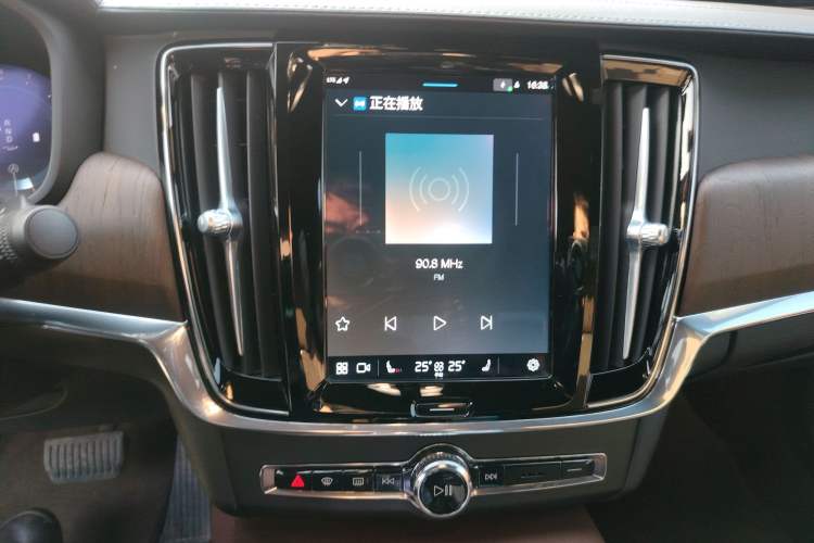 Used Volvo S90 2023 B5 Zhiyuan Luxury Edition Audio And AC Panel