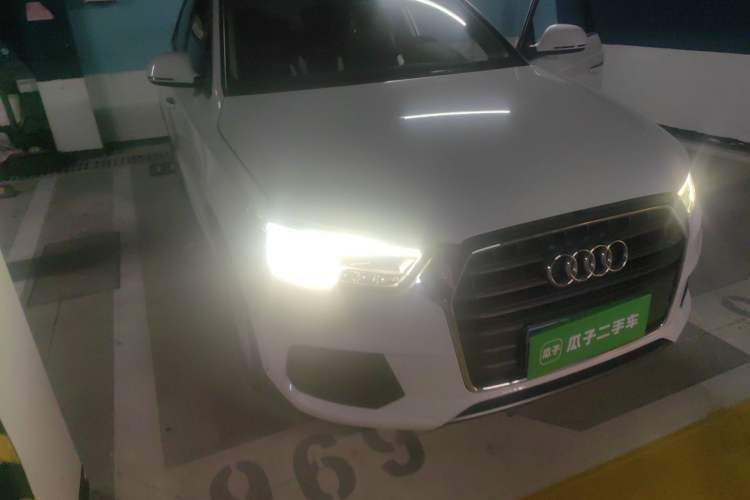 Used Audi Q3 2017 30 TFSI Fashion Model Right Front Headlight